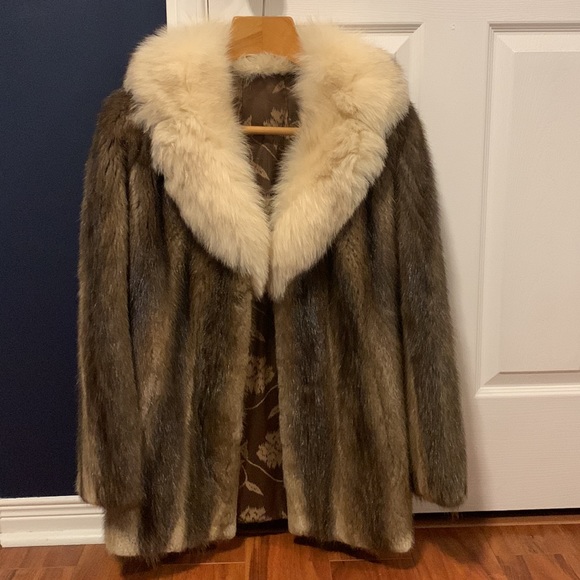 Genuine Fur Coat - Picture 5 of 6